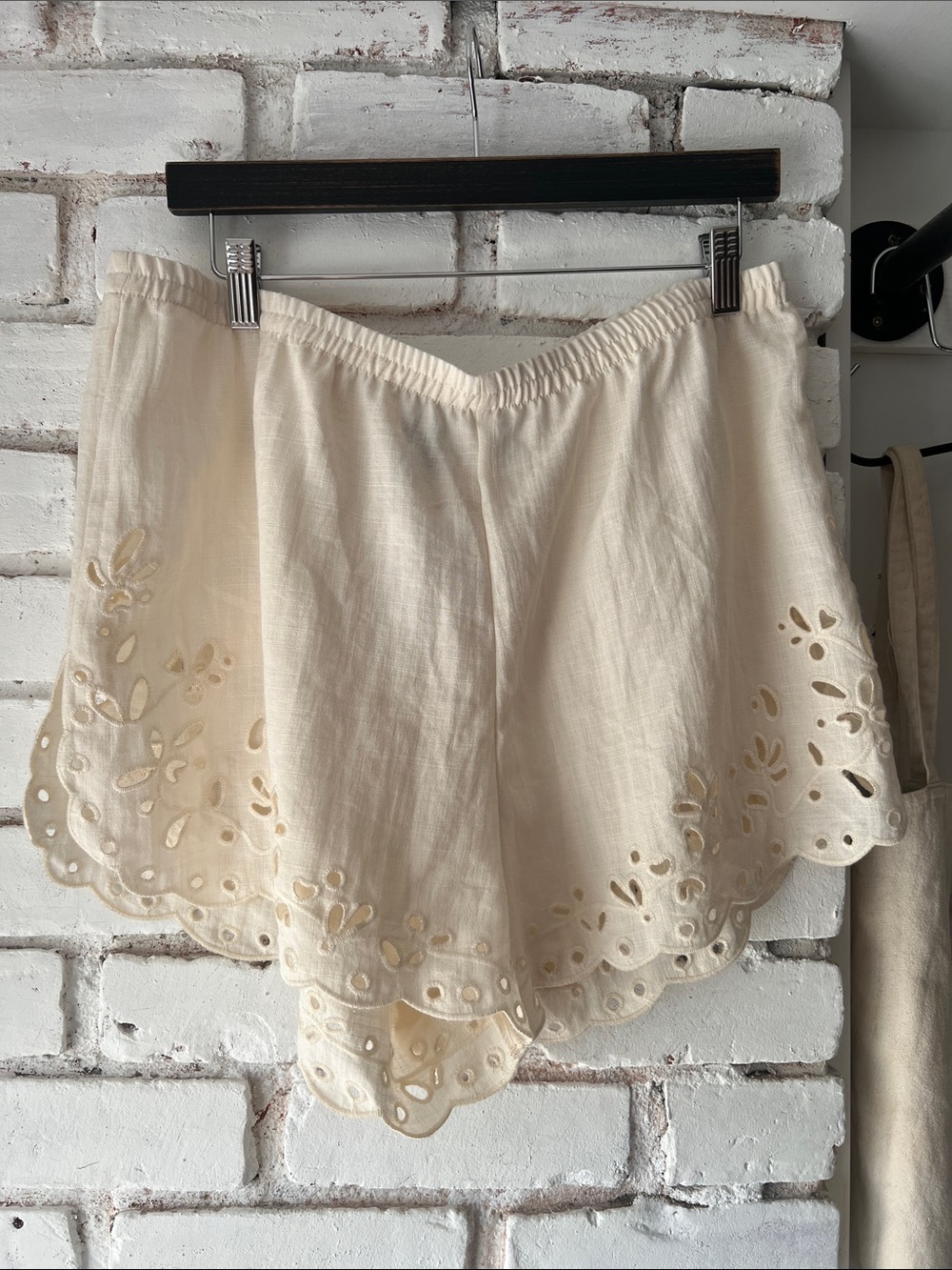 H&M Cream Eyelet Scallop-Hem Shorts